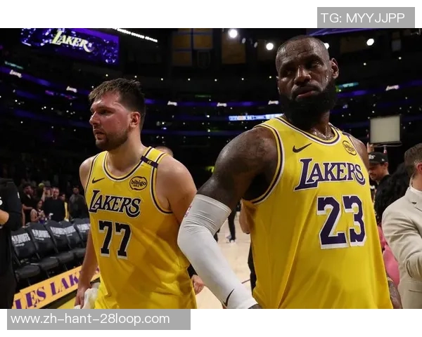 詹姆斯的篮球传奇之路:从天才少年到NBA巨星的成长历程